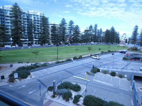 Lights Landing Apartments - Accommodation Main Beach 12
