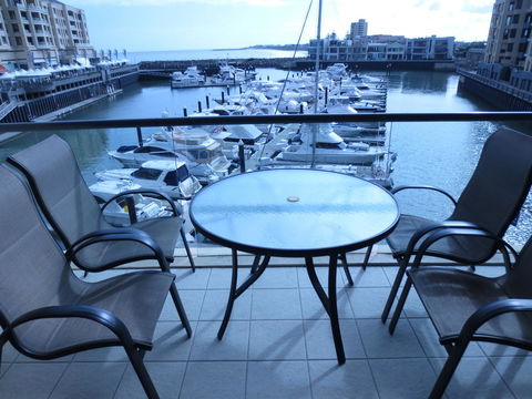 Lights Landing Apartments - Accommodation Main Beach 25