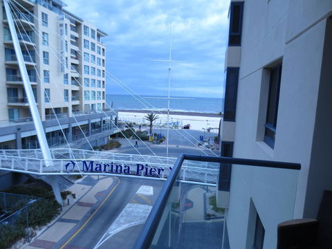 Lights Landing Apartments - Accommodation Main Beach 13