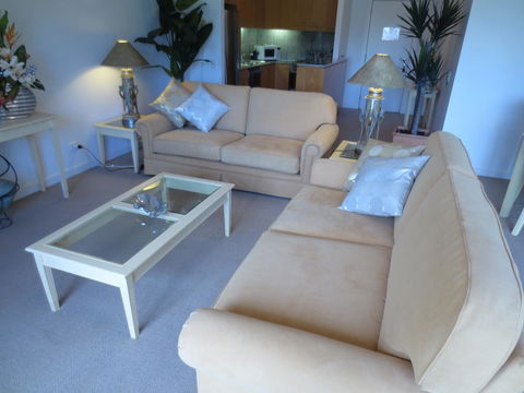 Lights Landing Apartments - Accommodation Main Beach 5
