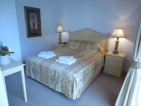 Lights Landing Apartments - Accommodation Main Beach 9