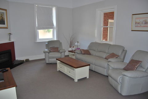 Jacaranda Cottage - Accommodation Main Beach 6