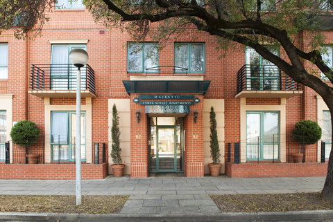 Majestic Tynte Street Apartments - Accommodation Main Beach 3