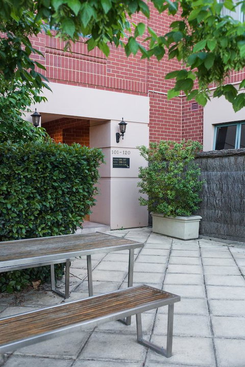 Majestic Tynte Street Apartments - Accommodation Main Beach 5