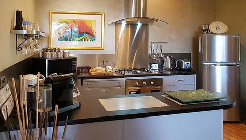 Riverview Rise Retreats - Accommodation Main Beach 9