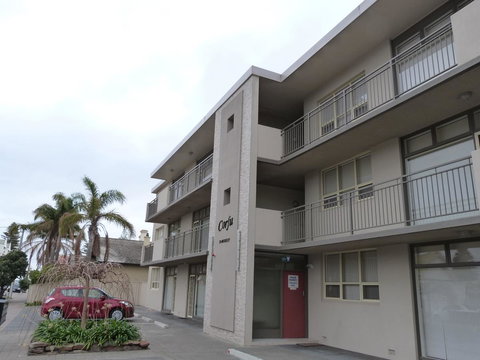 Glenelg Holiday Apartments - Corfu - Accommodation Main Beach 1