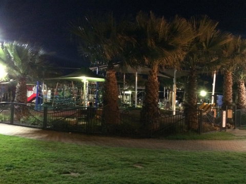 Adelaide - Semaphore Beach Front - Accommodation Main Beach 28
