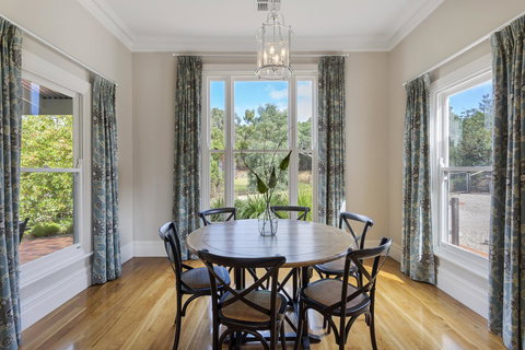 Grandview Accommodation - The Elm Tree Apartments - Accommodation Main Beach 7