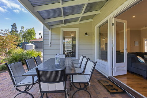 Grandview Accommodation - The Elm Tree Apartments - Accommodation Main Beach 27