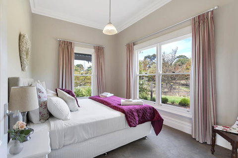 Grandview Accommodation - The Elm Tree Apartments - Accommodation Main Beach 12