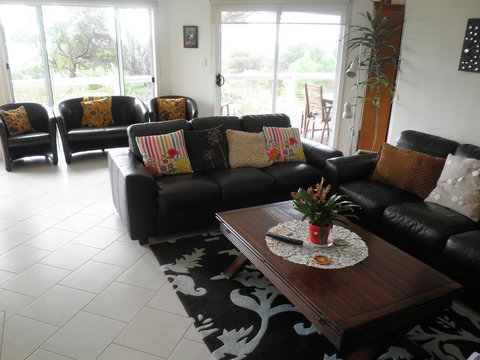 The Haven - Island Beach - Accommodation Main Beach 6