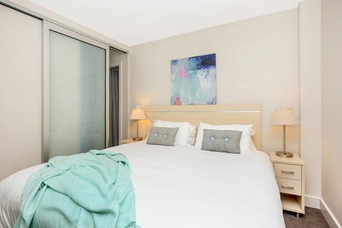 Pier Luxury Apartments - Accommodation Main Beach 28