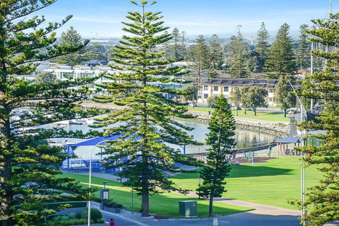 Pier Luxury Apartments - Accommodation Main Beach 34