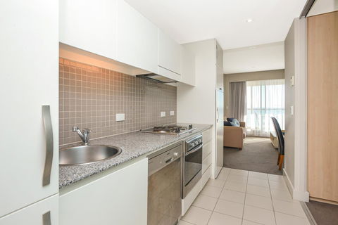 Pier Luxury Apartments - Accommodation Main Beach 15