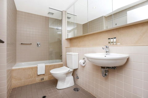 Pier Luxury Apartments - Accommodation Main Beach 18