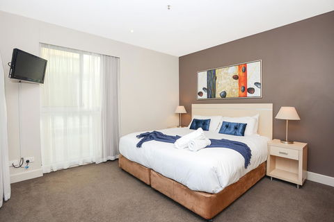Pier Luxury Apartments - Accommodation Main Beach 29