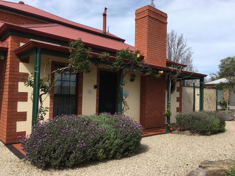 Wine And Roses Bed And Breakfast - Accommodation Main Beach 14