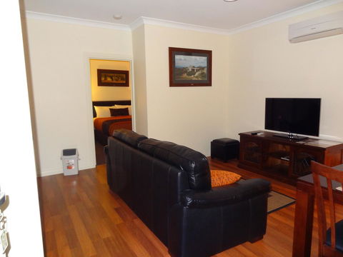 Hahndorf Oak Tree Cottages - Accommodation Main Beach 10