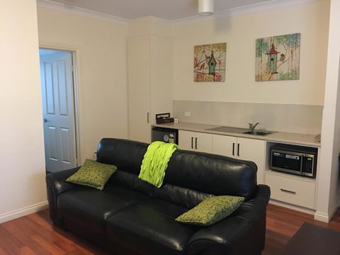Hahndorf Oak Tree Cottages - Accommodation Main Beach 9