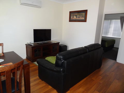 Hahndorf Oak Tree Cottages - Accommodation Main Beach 7
