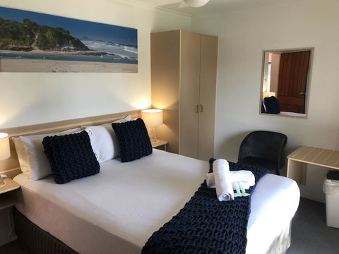 OCEAN BREEZE MOTEL - Accommodation Main Beach 22