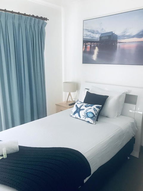 OCEAN BREEZE MOTEL - Accommodation Main Beach 9