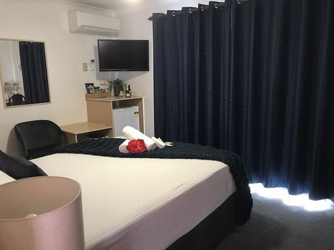 OCEAN BREEZE MOTEL - Accommodation Main Beach 21