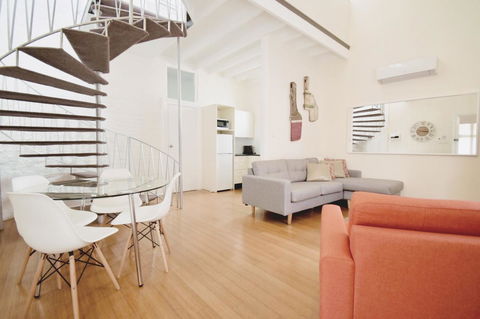 Seawall Apartments - Accommodation Main Beach 23