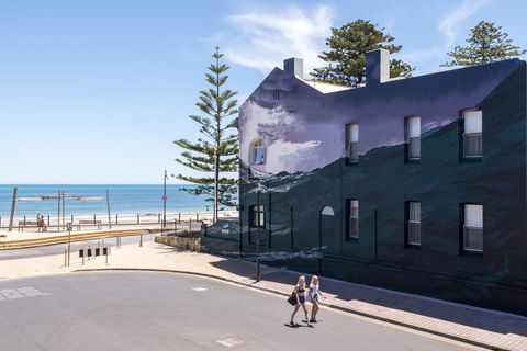 Seawall Apartments - Accommodation Main Beach 7