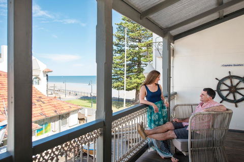 Seawall Apartments - Accommodation Main Beach 20