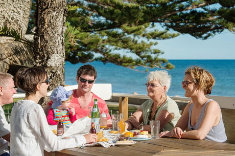 Seawall Apartments - Accommodation Main Beach 17