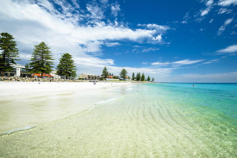 Seawall Apartments - Accommodation Main Beach 14