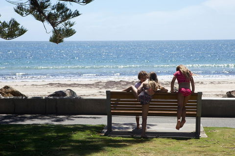 Seawall Apartments - Accommodation Main Beach 25