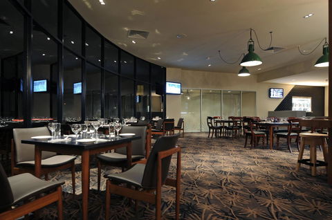 Mansfield Park Hotel - Accommodation Main Beach 3