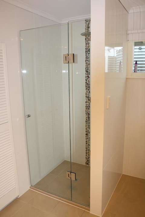 Rabbiters Hut - Accommodation Main Beach 7