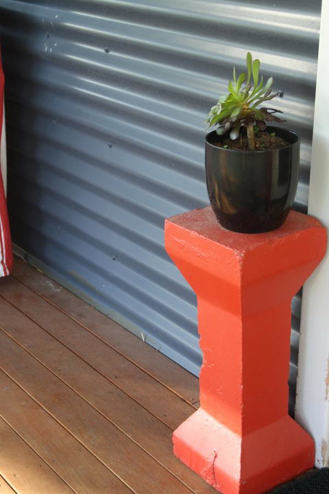 Rabbiters Hut - Accommodation Main Beach 2
