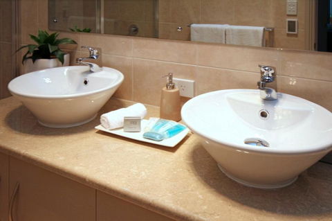 Casavino Luxury Villa - Accommodation Main Beach 15