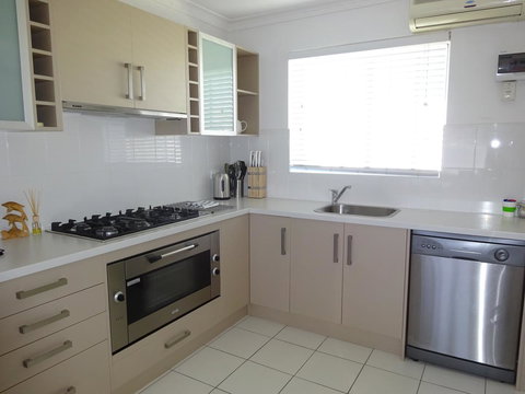 Selene Holiday Apartment @West Beach - Accommodation Main Beach 16