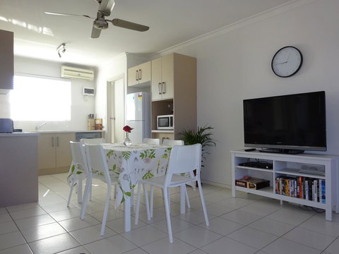 Selene Holiday Apartment @West Beach - Accommodation Main Beach 9