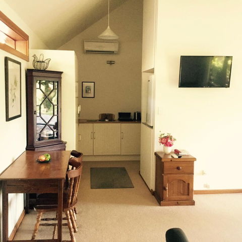 STUDIO ECHUNGA Adelaide Hills - Accommodation Main Beach 2
