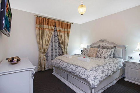 Hahndorf House B&B - Accommodation Main Beach 3