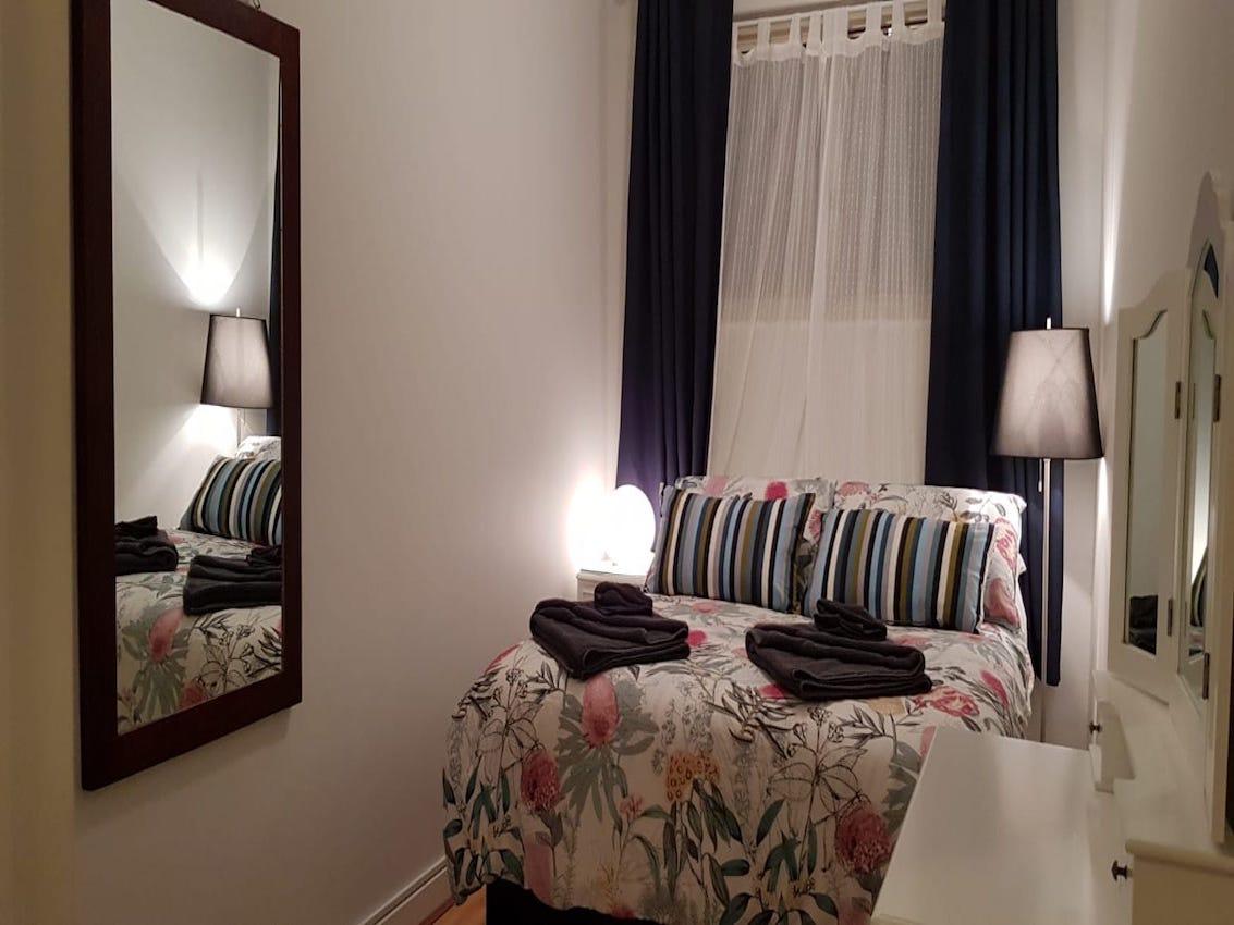  Accommodation Main Beach