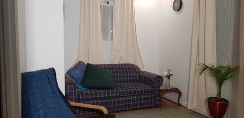 Unit In Marion - Accommodation Main Beach 5