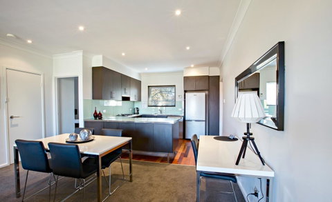 Adelaide DressCircle Apartments - Archer Street - Accommodation Main Beach 9