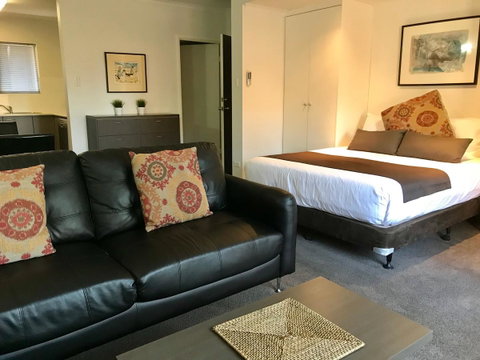 Adelaide DressCircle Apartments - Archer Street - Accommodation Main Beach 6