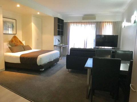 Adelaide DressCircle Apartments - Archer Street - Accommodation Main Beach 4