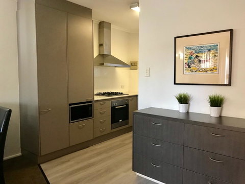 Adelaide DressCircle Apartments - Archer Street - Accommodation Main Beach 1