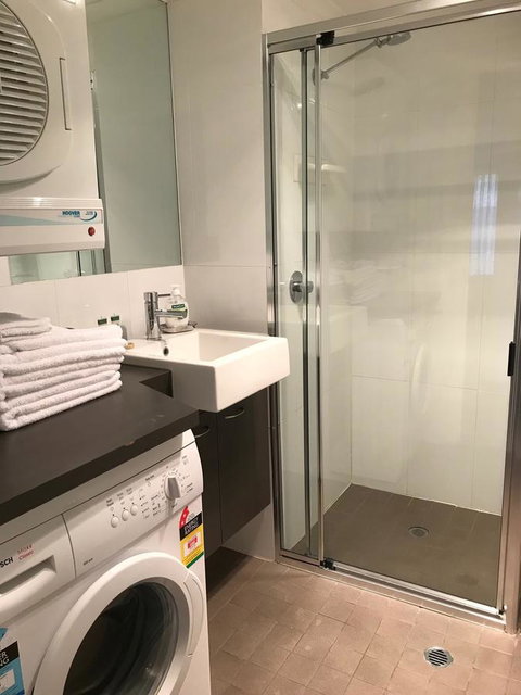 Adelaide DressCircle Apartments - Archer Street - Accommodation Main Beach 3