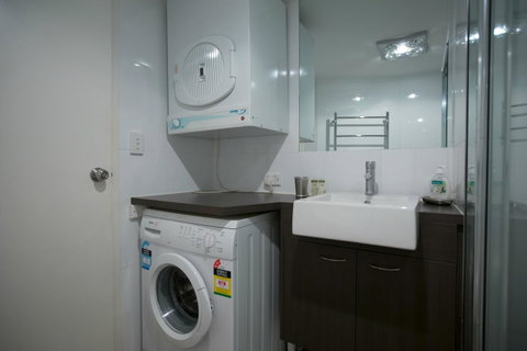 Adelaide DressCircle Apartments - Archer Street - Accommodation Main Beach 16