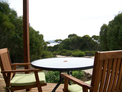 Mallee Bark Retreat - Accommodation Main Beach 2